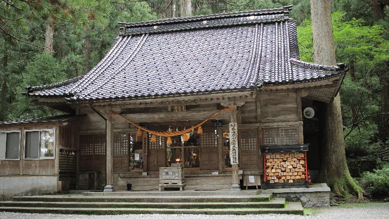 雄山神社芦峅中宮祈願殿の全景写真