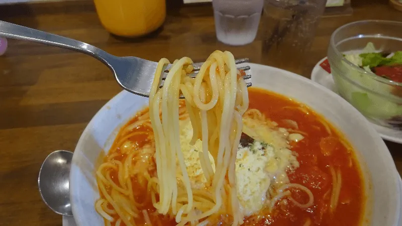 スパゲッティー専科 はらっぱ 高崎問屋町店の赤唐辛子とにんにくのトマトソースの生麺