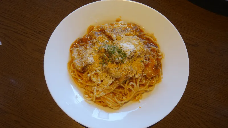 イタリアンレストラン「ボンジョルノ」（新クッチーナ店）ポークパスタを上から撮影