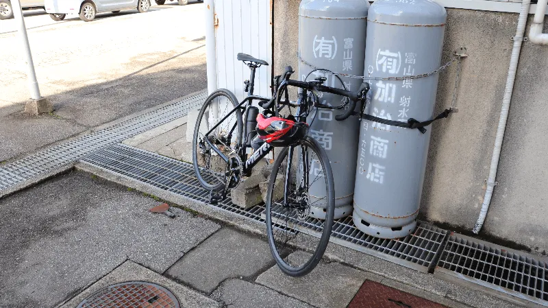 きときと食堂横に愛車