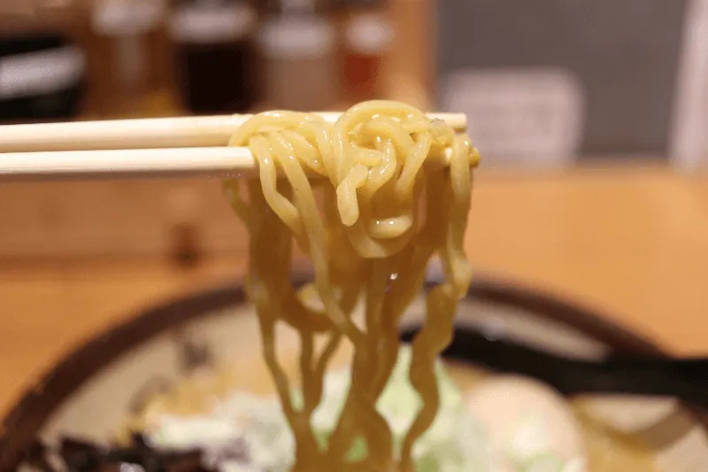 麺屋つくし 富山駅店の味噌ラーメンの麺