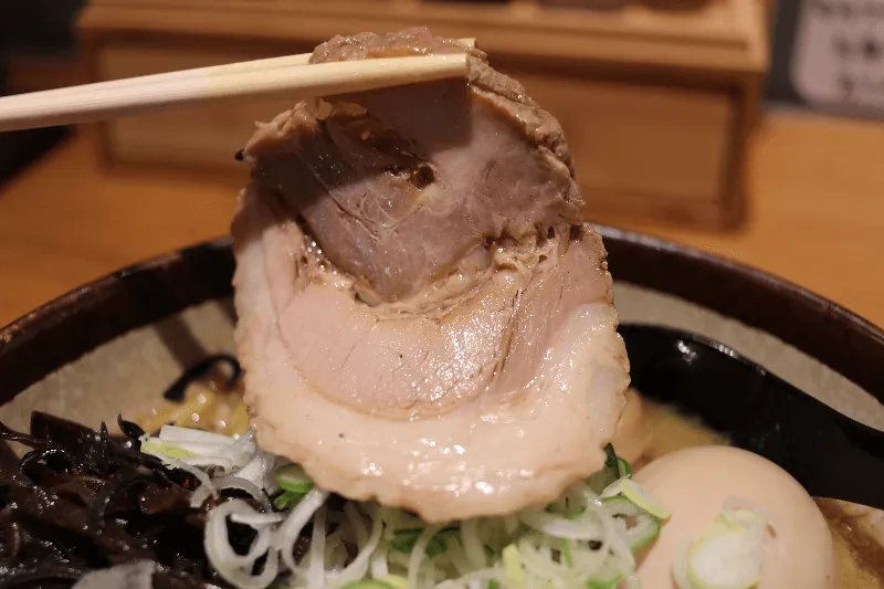 麺屋つくし 富山駅店の味噌ラーメンのチャーシュー