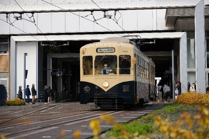 2025春サイクリング富山駅前レトロ電車