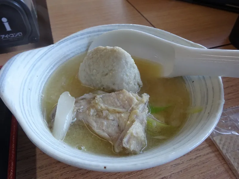 魚の出汁がしっかり効いたアツアツの漁師汁