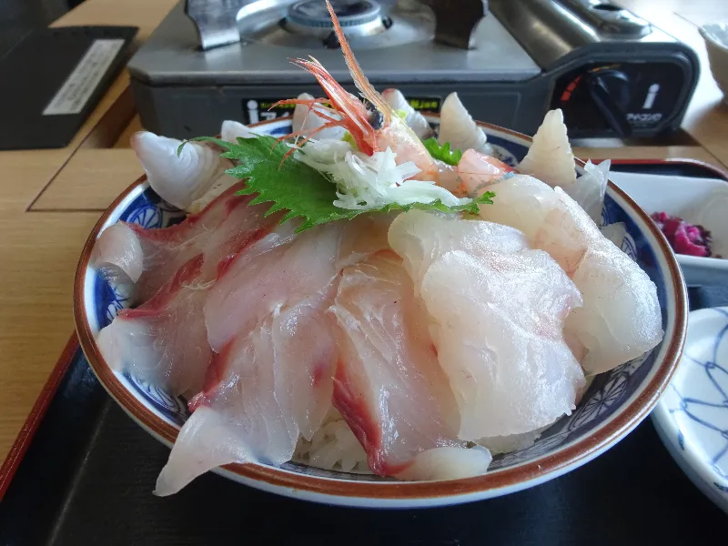 この艶、この厚み…どれも朝どれの新鮮さが光る