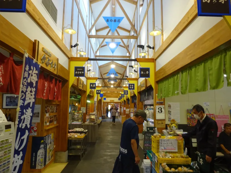 番屋街の店が並ぶ通り