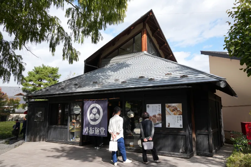 歴史を感じる傘風楼の佇まい。